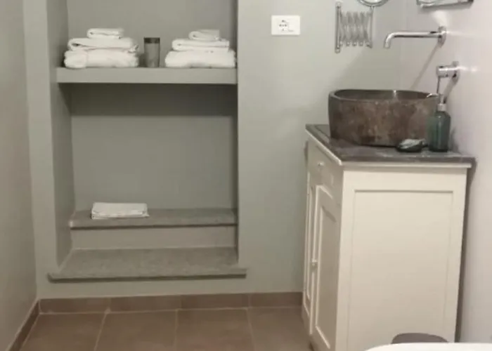 ベッド・アンド・ブレックファスト Le Faye Envie